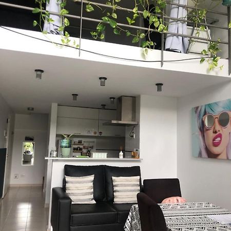 El Depto Tipo Duplex Pleno Centro Incluye Cochera Consultar Servicio De Parking Apartman Monte Grande Kültér fotó