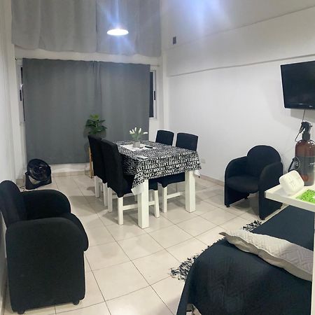 El Depto Tipo Duplex Pleno Centro Incluye Cochera Consultar Servicio De Parking Apartman Monte Grande Kültér fotó